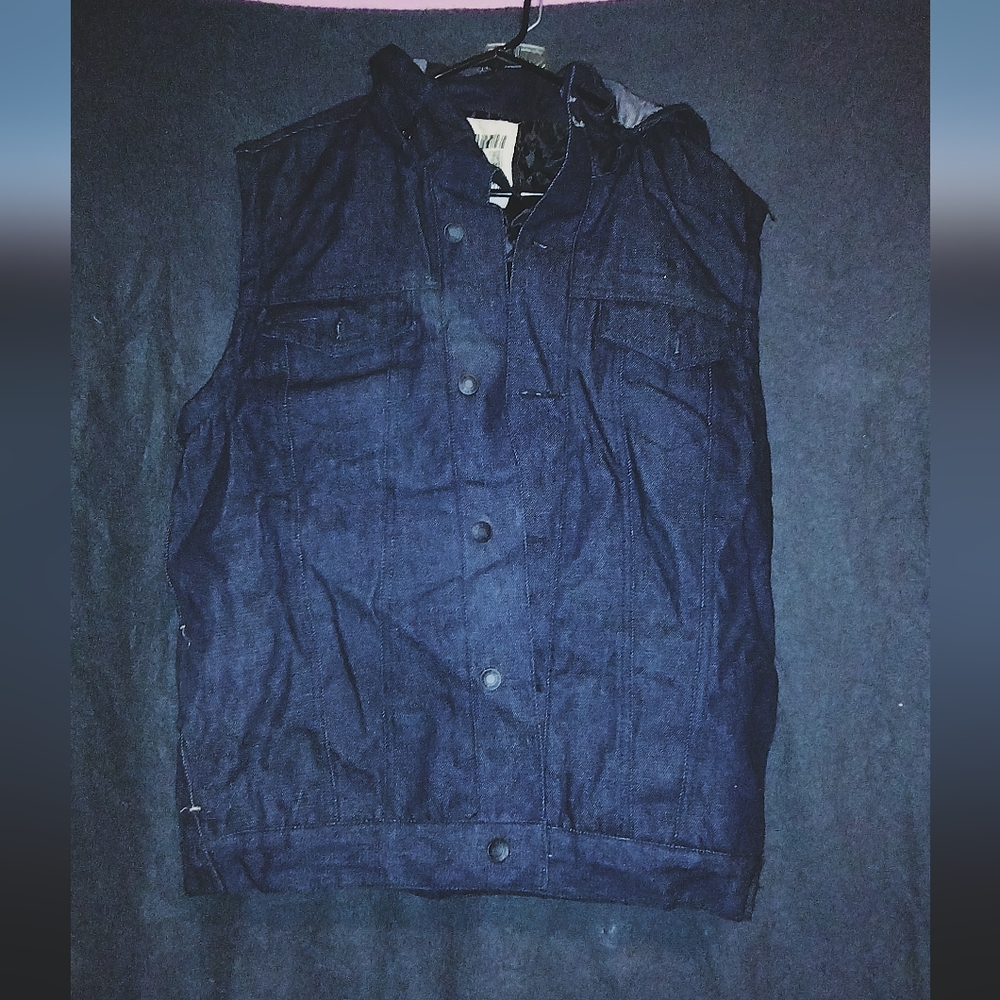 Short sleeve vest